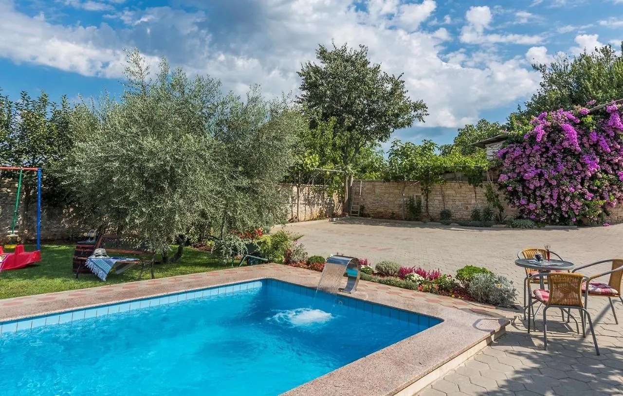 Guest house Apartments Ana Vodnjan