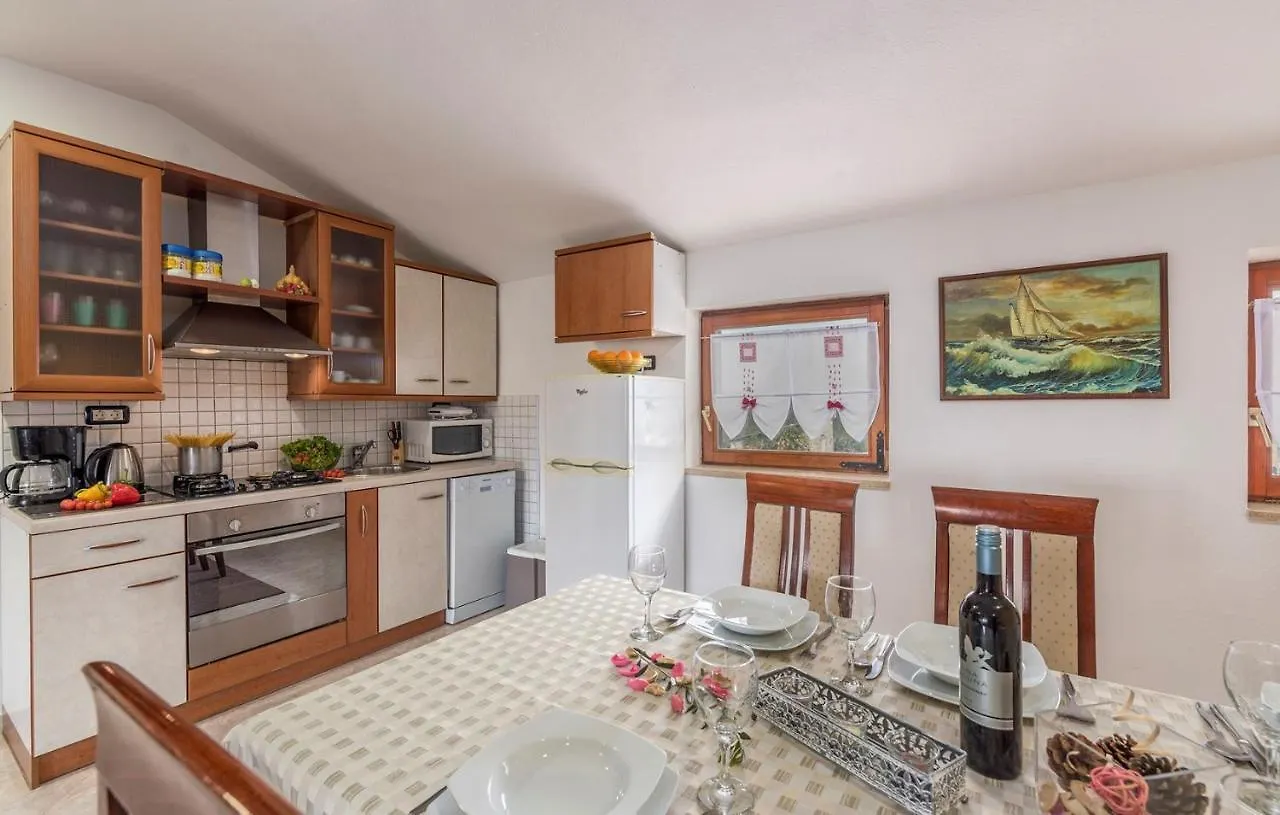 Apartments Ana Vodnjan Guest house