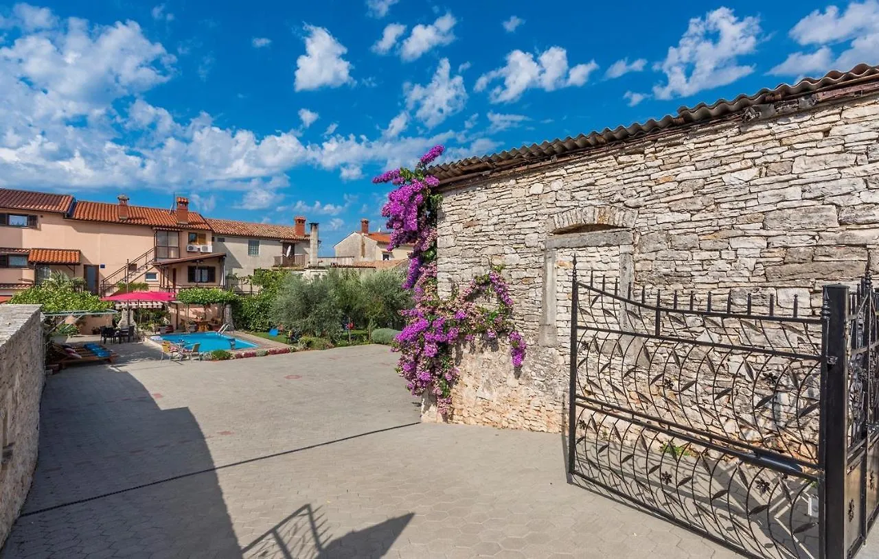 Guest house Apartments Ana Vodnjan