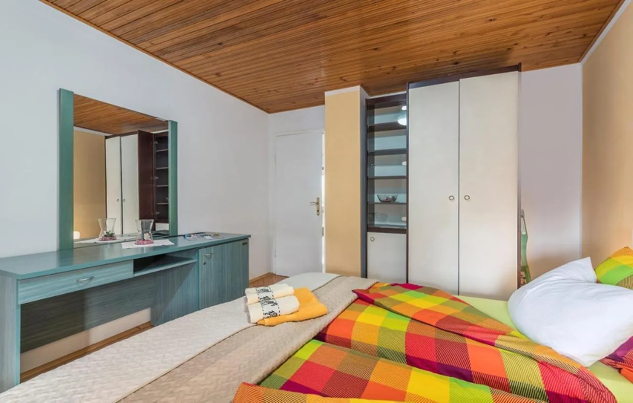 Apartments Ana Vodnjan 4*,